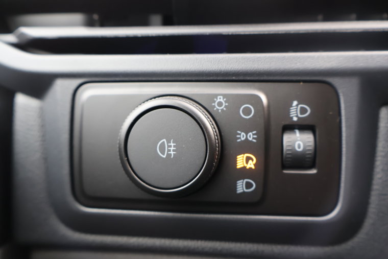 Vehicle Image 25