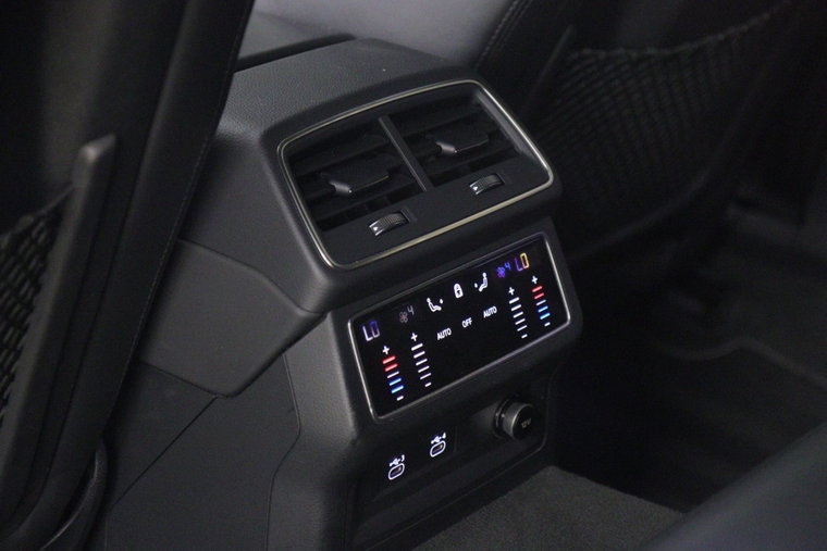 Vehicle Image 52