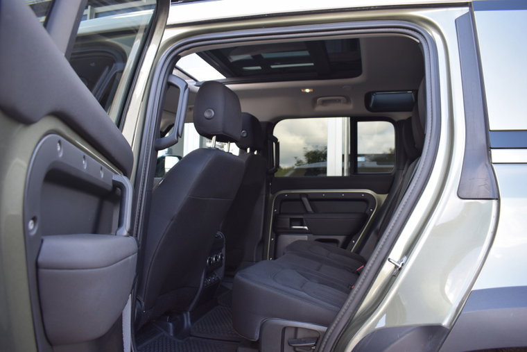 Vehicle Image 6