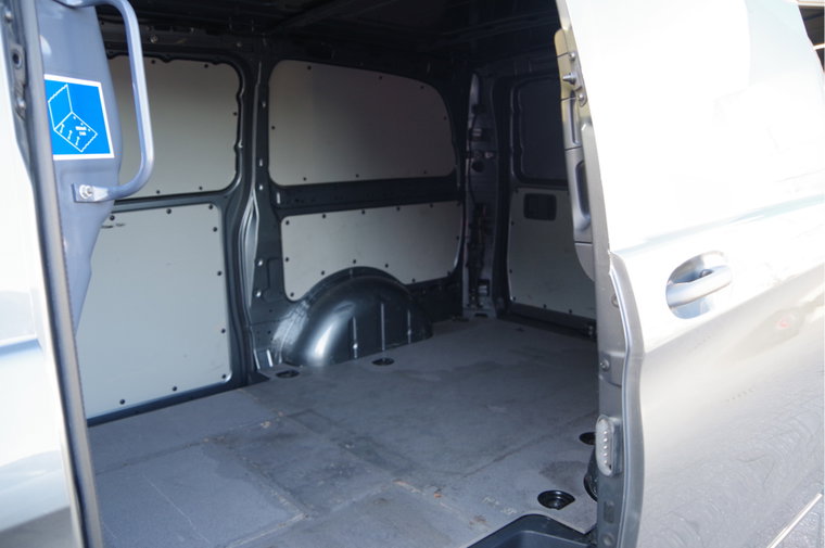 Vehicle Image 30