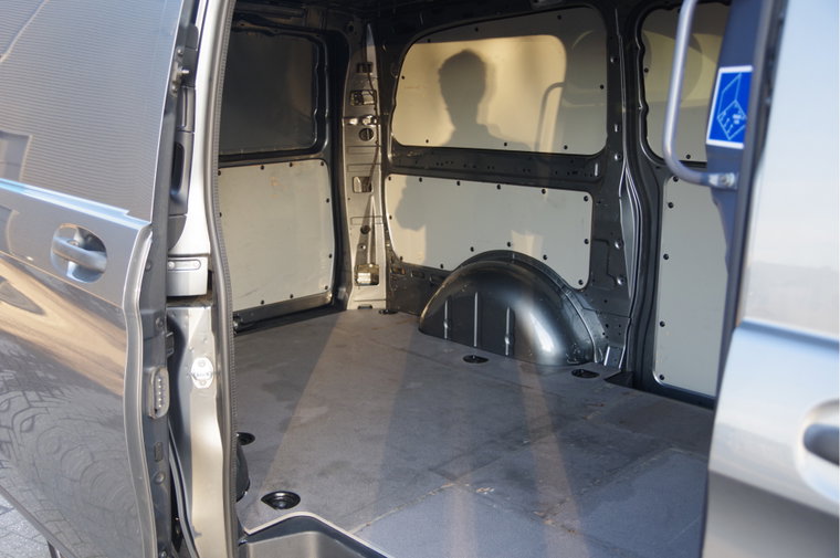 Vehicle Image 38