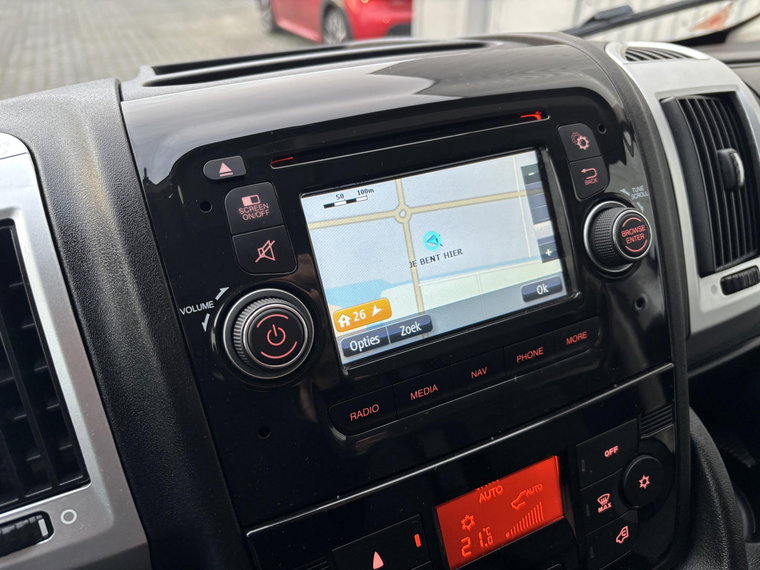 Vehicle Image 28
