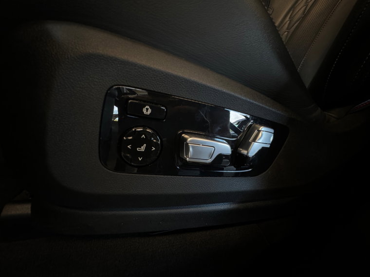 Vehicle Image 45