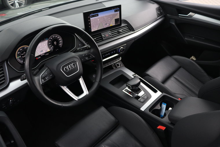 Vehicle Image 10