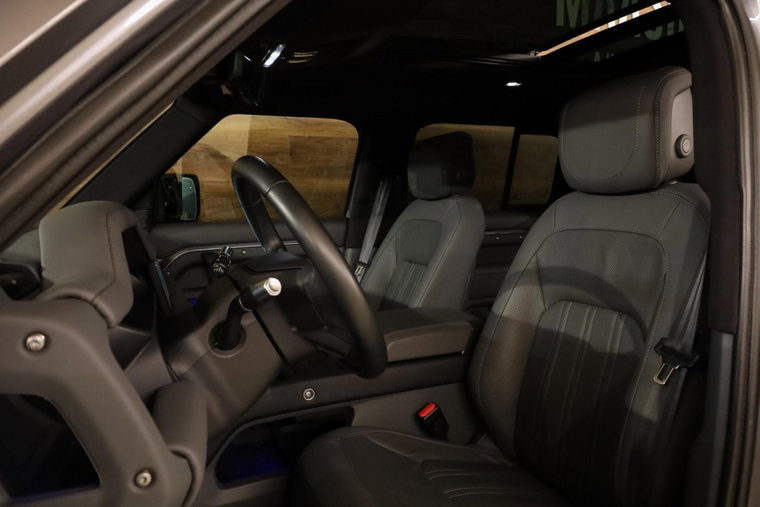 Vehicle Image 7