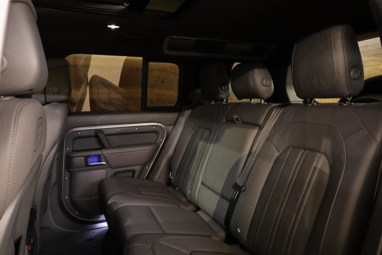 Vehicle Image 11