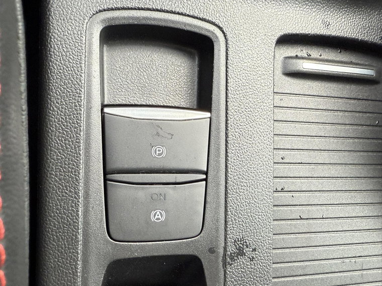 Vehicle Image 26