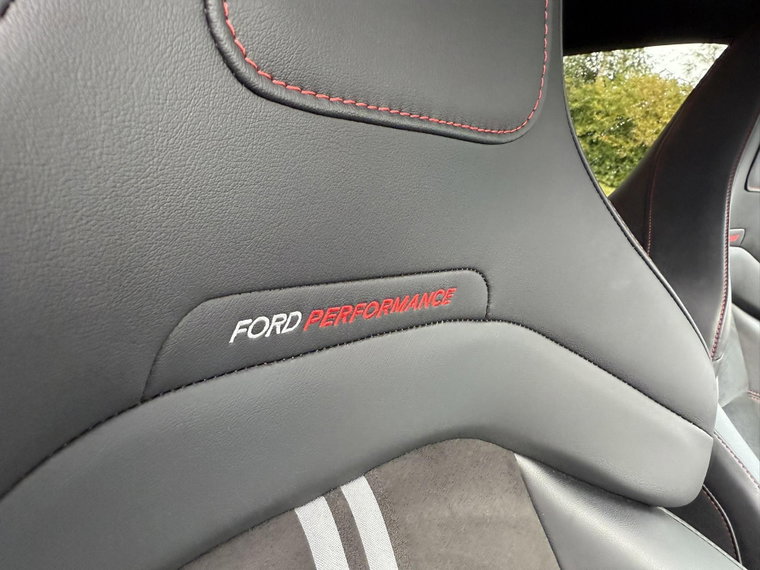 Vehicle Image 35