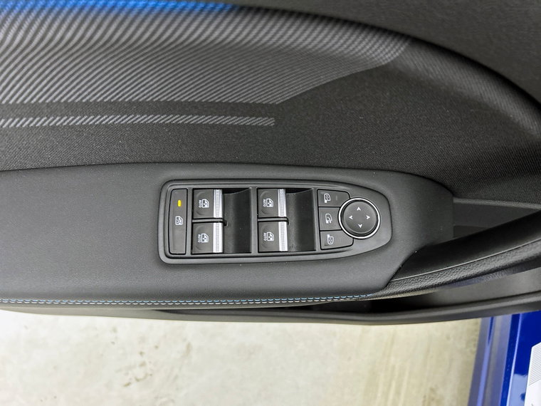 Vehicle Image 33