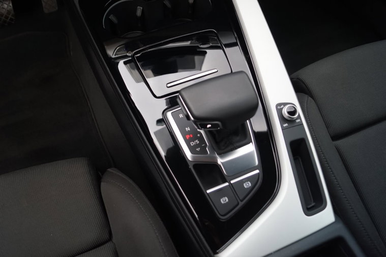 Vehicle Image 18
