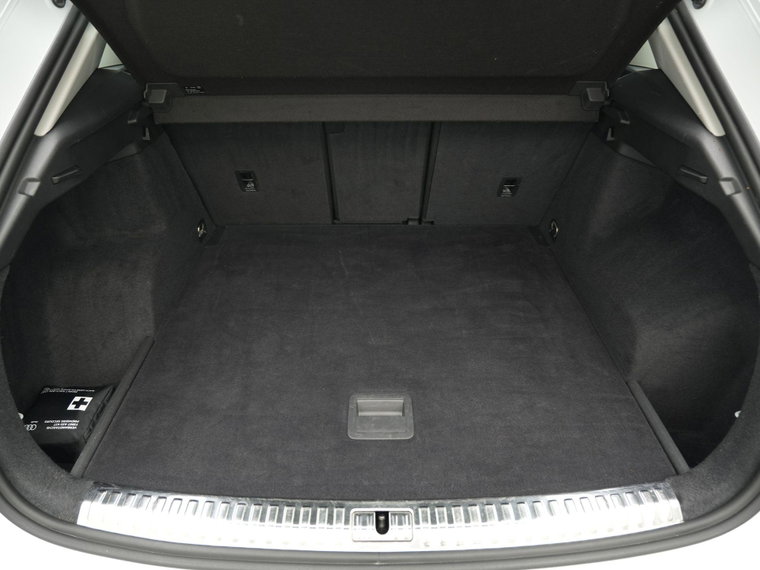 Vehicle Image 37