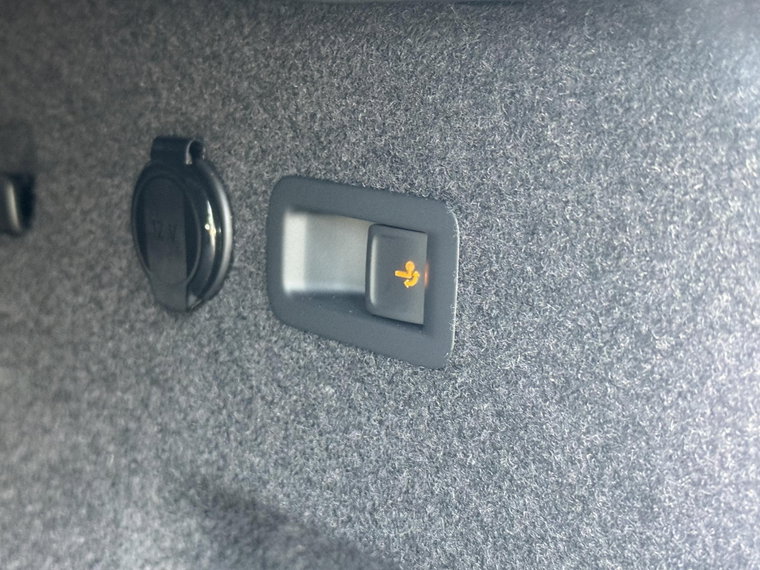 Vehicle Image 29