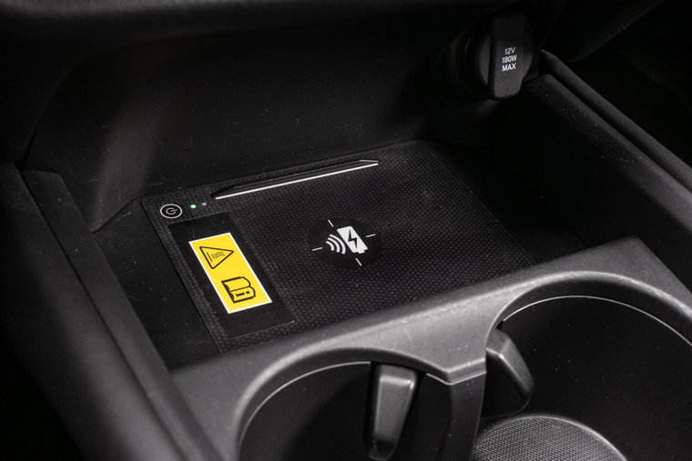 Vehicle Image 25