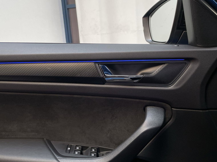 Vehicle Image 28