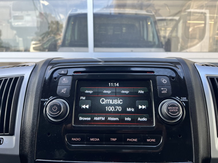Vehicle Image 38