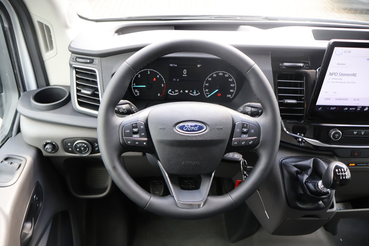 Vehicle Image 18