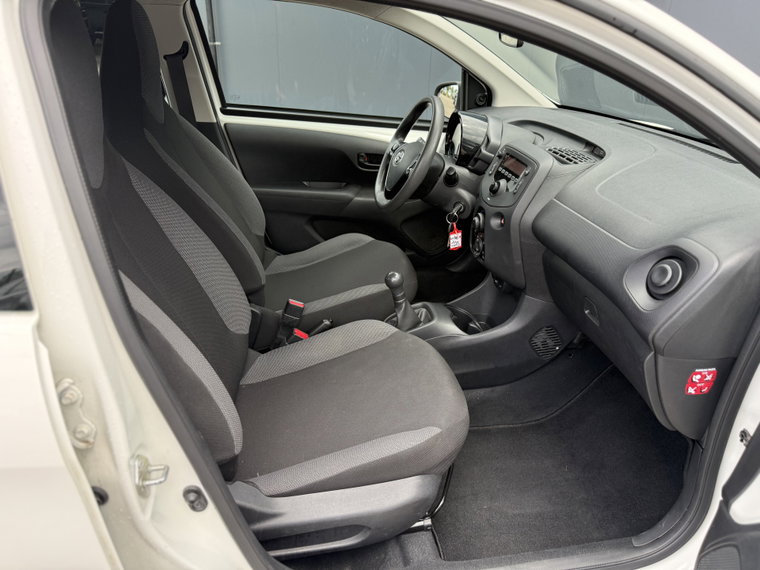 Vehicle Image 19