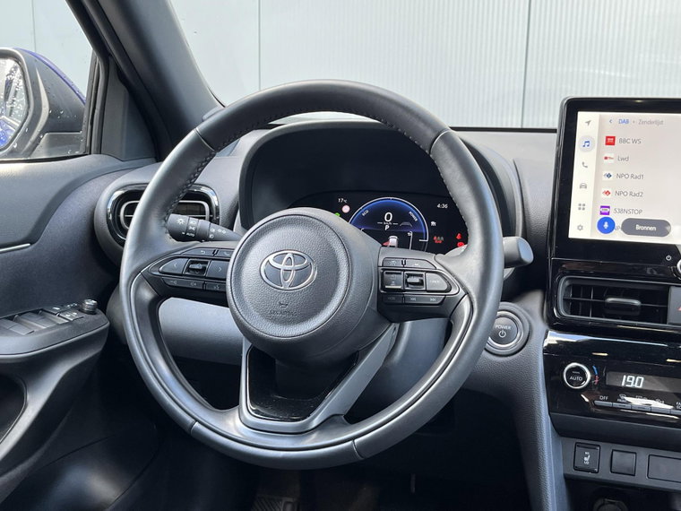 Vehicle Image 11
