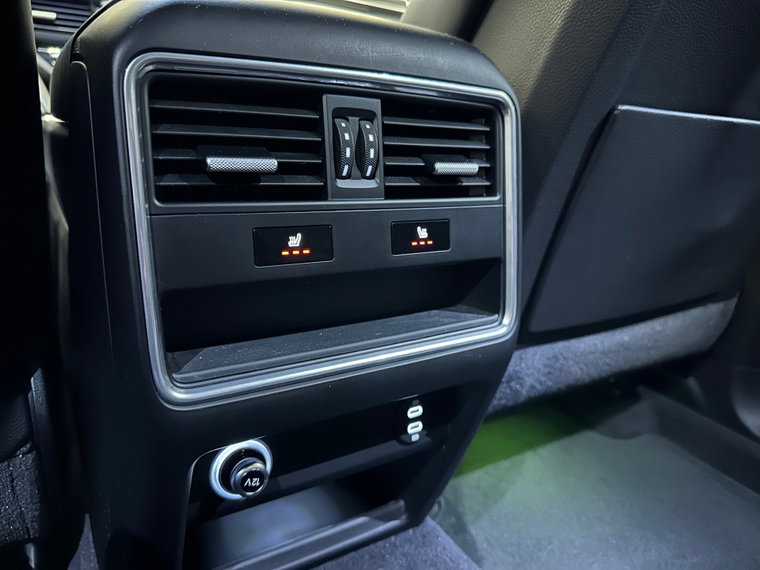Vehicle Image 33