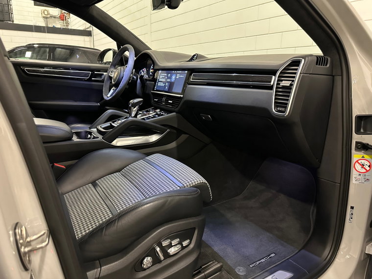 Vehicle Image 48