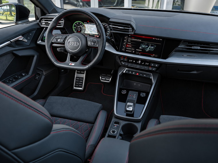 Vehicle Image 22
