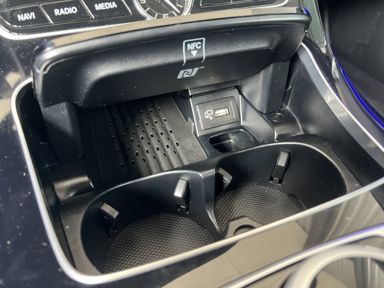 Vehicle Image 32