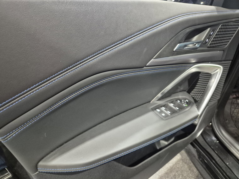 Vehicle Image 37
