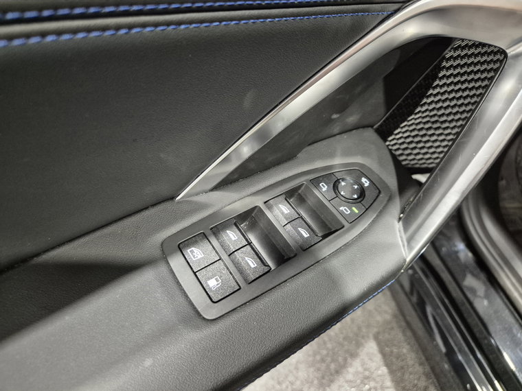Vehicle Image 38