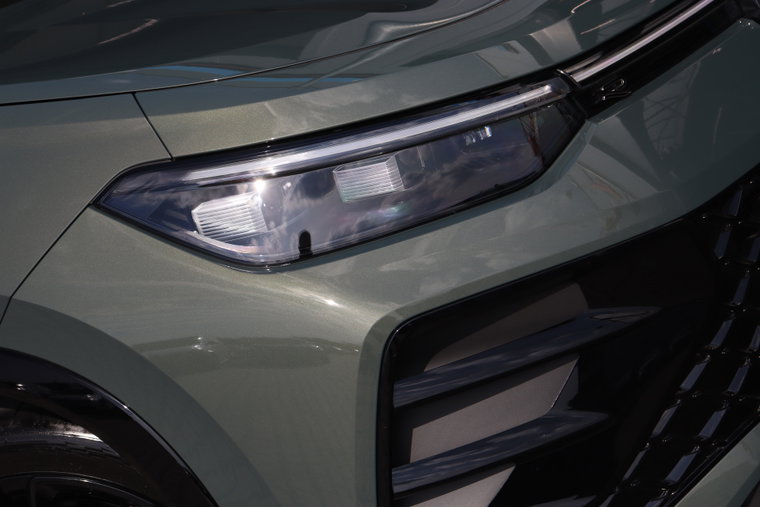 Vehicle Image 8