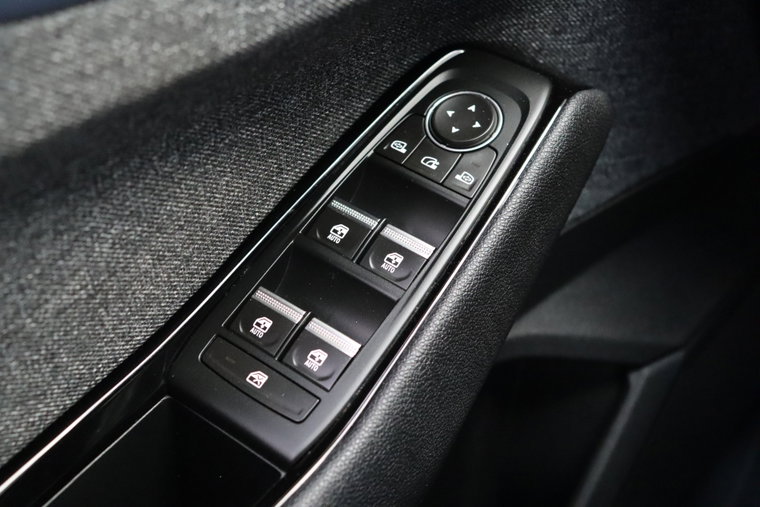 Vehicle Image 24