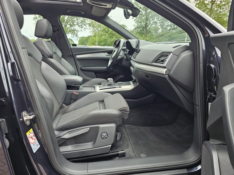 Vehicle Image 35