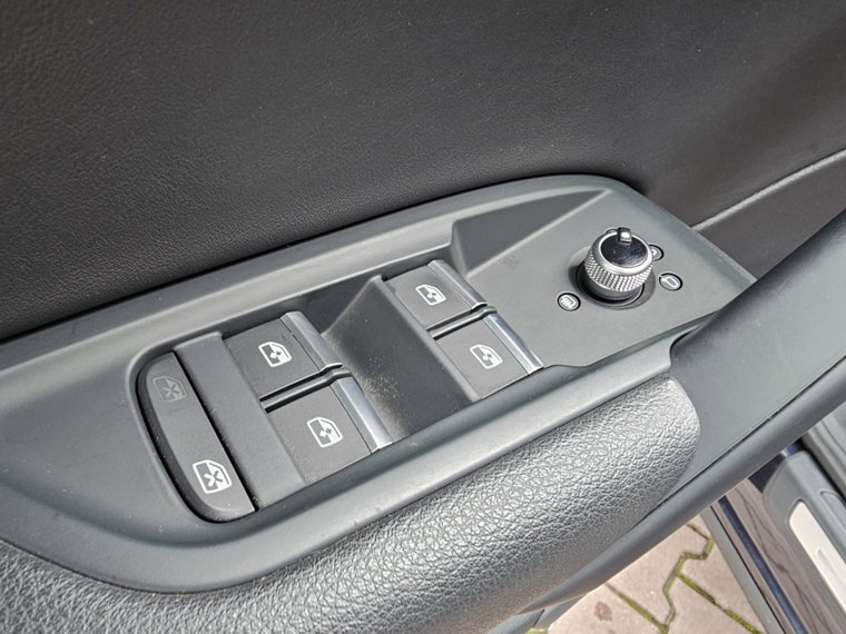 Vehicle Image 42