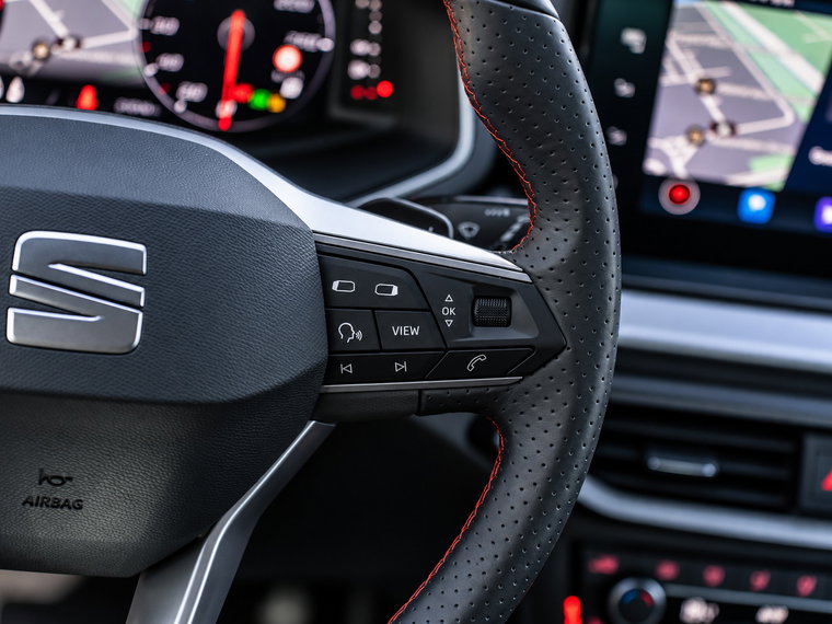 Vehicle Image 32