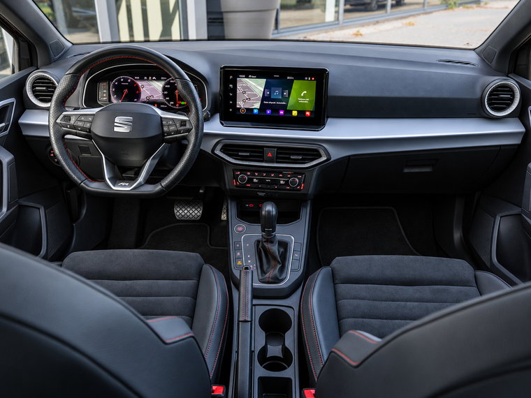 Vehicle Image 10