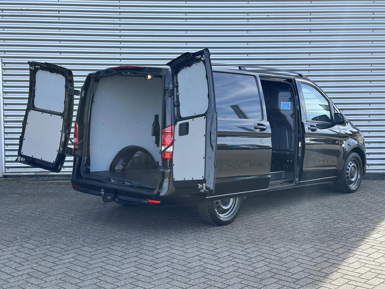 Vehicle Image 26