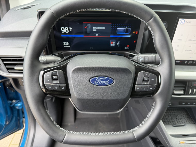 Vehicle Image 35