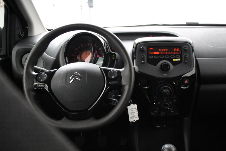 Vehicle Image 12
