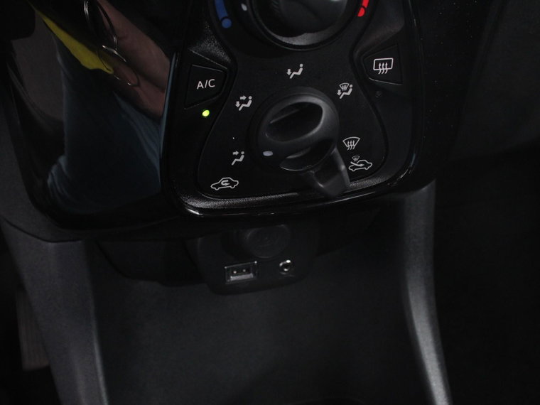 Vehicle Image 24