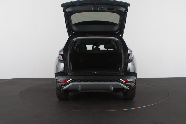 Vehicle Image 16