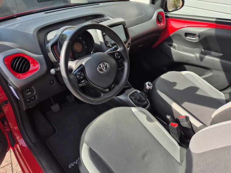 Vehicle Image 13