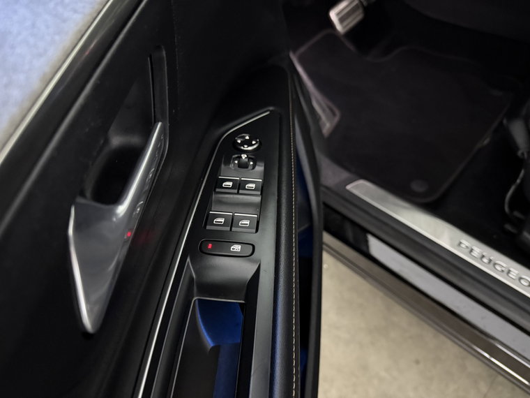 Vehicle Image 40