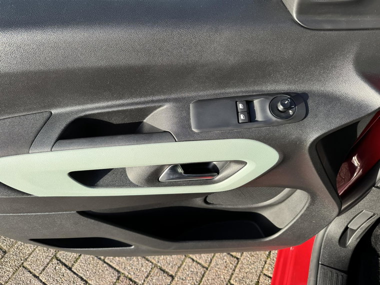 Vehicle Image 23