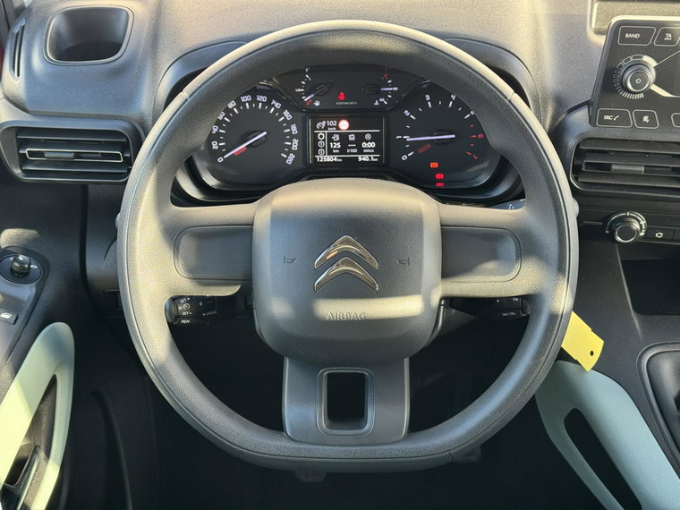 Vehicle Image 24