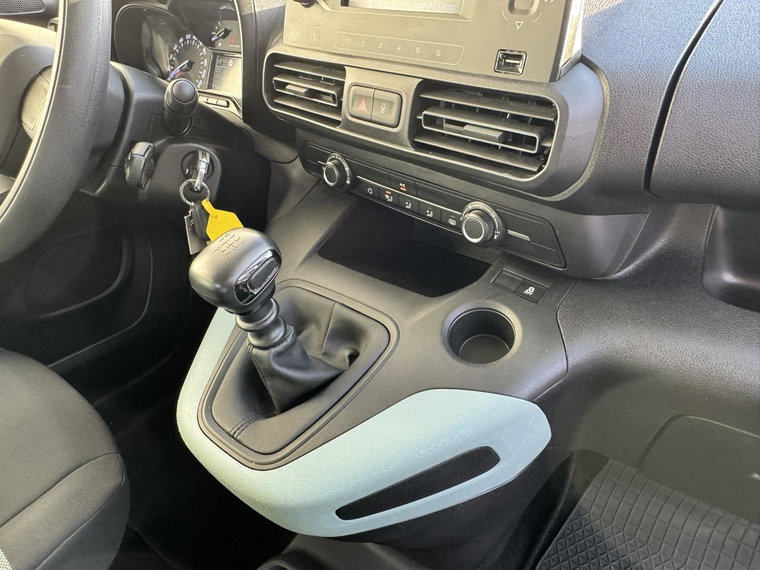 Vehicle Image 27