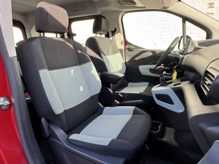 Vehicle Image 31