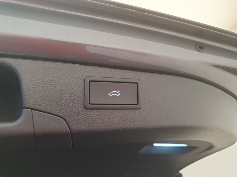 Vehicle Image 28