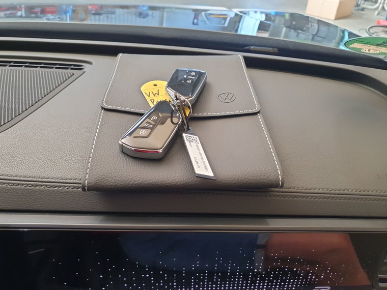 Vehicle Image 32
