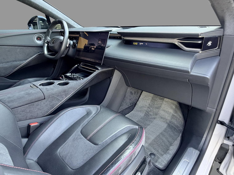Vehicle Image 18