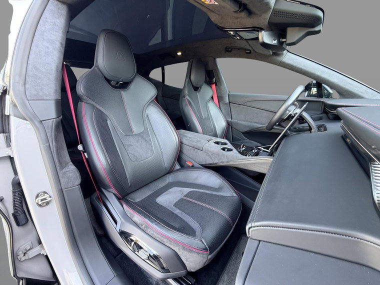 Vehicle Image 22