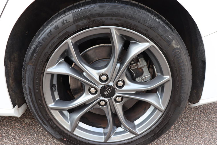 Vehicle Image 25
